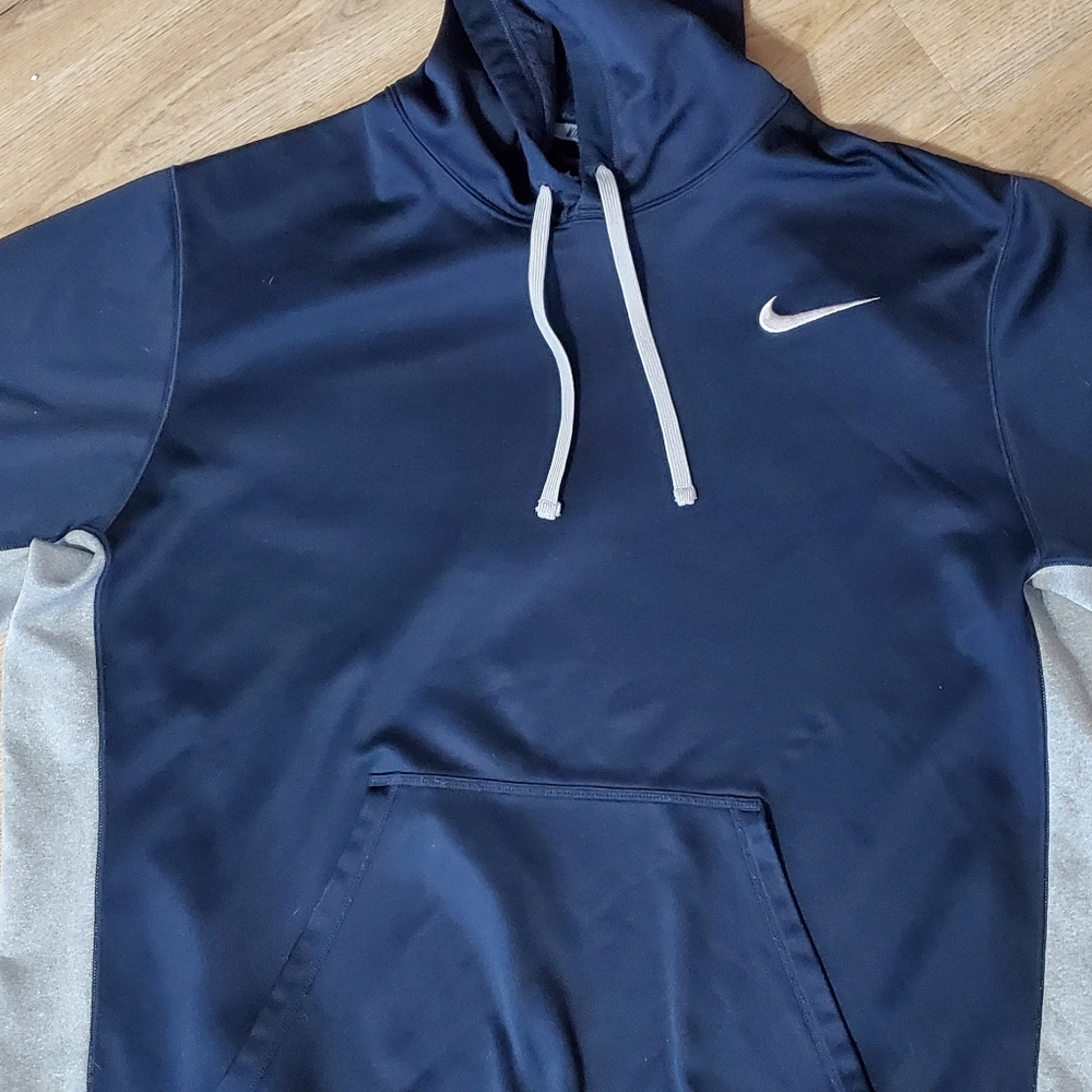 Nike pull over